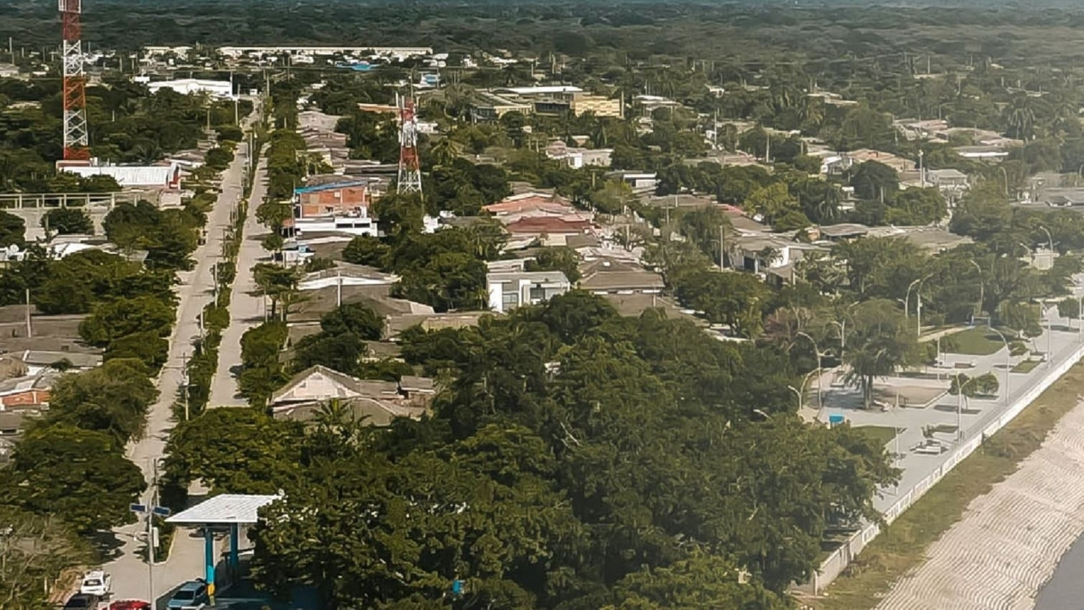 Lo más probable es que irrumpieran en sus casas para robarles.

 – Ojo critico