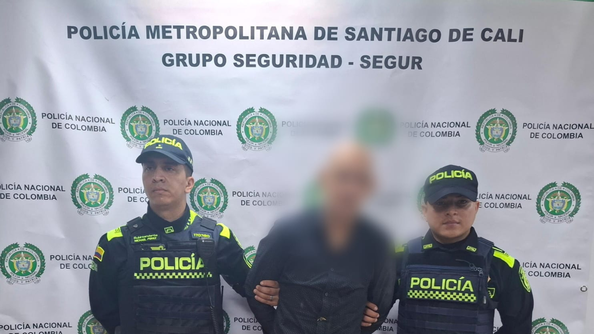 Una persecución cinematográfica de un presunto ladrón que robó más de 130 millones de pesos; Mientras huía cayó al río Cali, donde fue capturado

 – Ojo critico