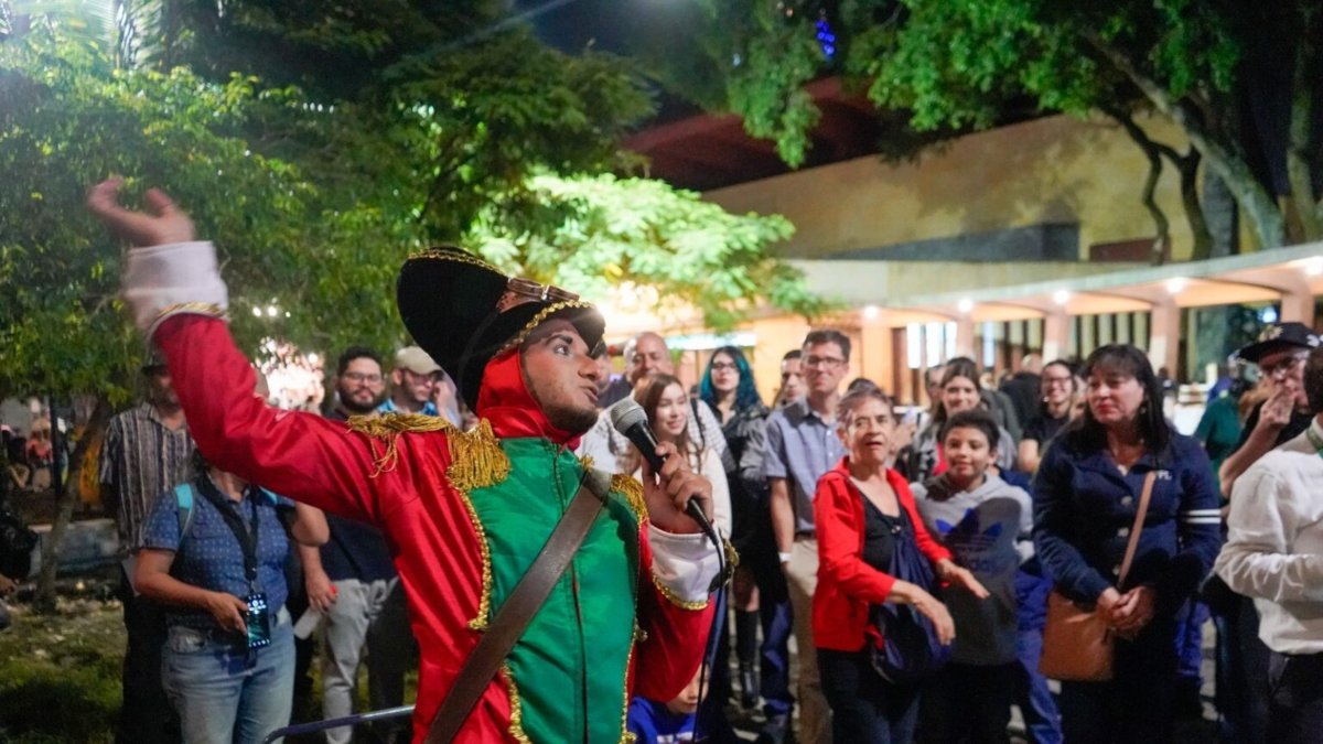 1.500 corazones iluminaron el centro de Medellín esta Navidad con novenas, velas, coros y sueños compartidos

 – Ojo critico