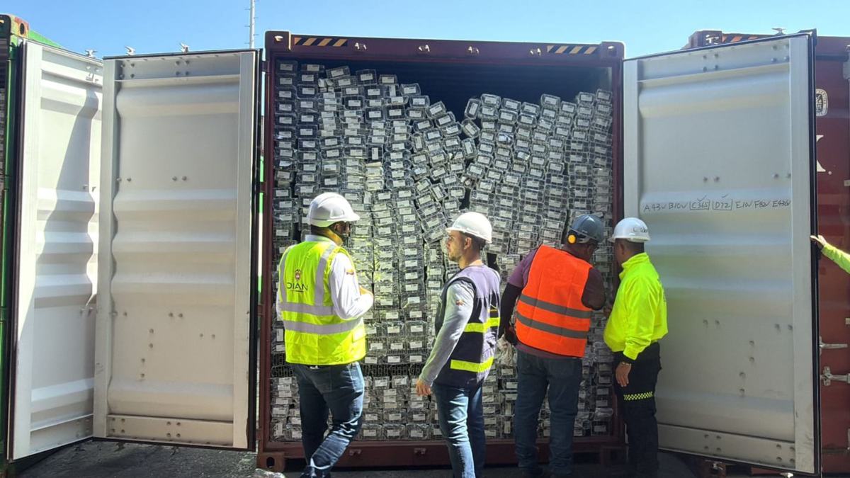 Captan cargamento de perfiles de aluminio por valor de casi $4.700 millones

 – Ojo critico