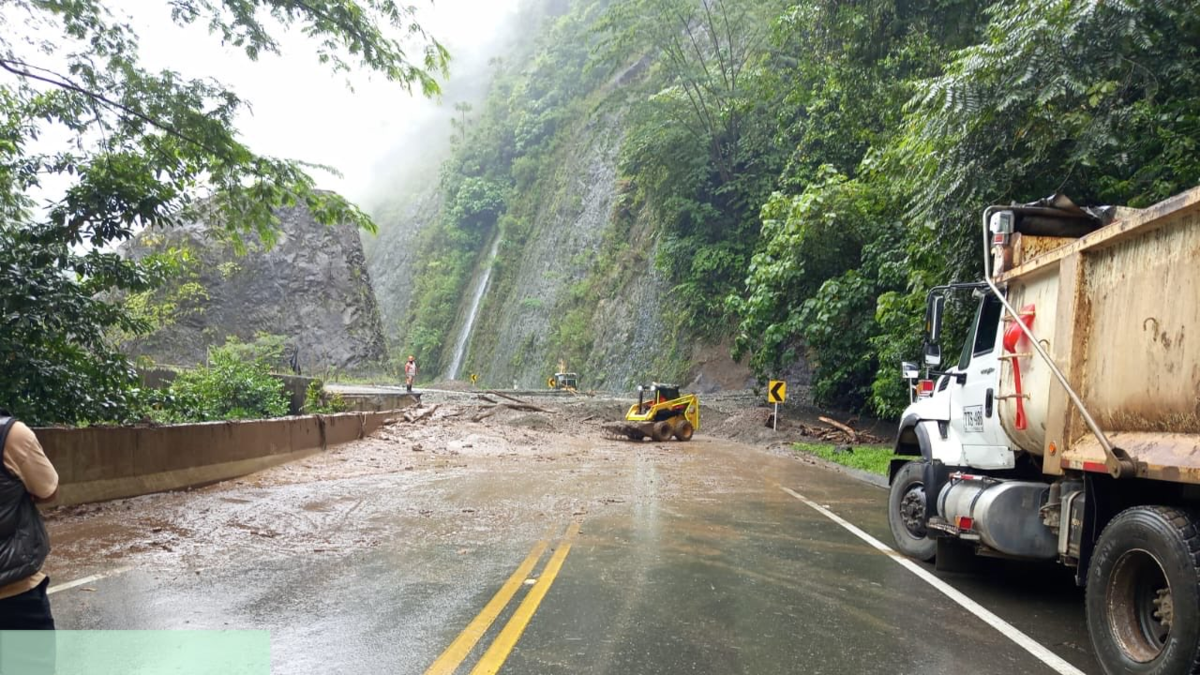 La carretera Medellín-Urabá está completamente cerrada por deslaves en varios sectores

 – Ojo critico
