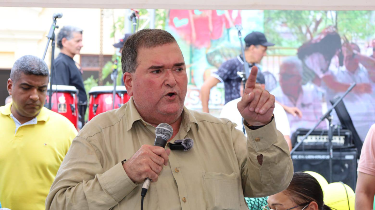 A pedido de la Contraloría, el Gobierno del Atlántico se prepara para suspender temporalmente al alcalde Sabanalarga en espera de la conclusión de la investigación

 – Ojo critico