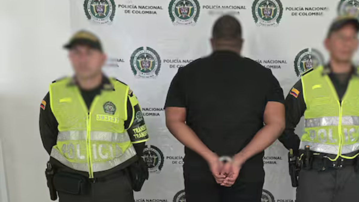 Las autoridades confiscaron el dinero.

 – Ojo critico