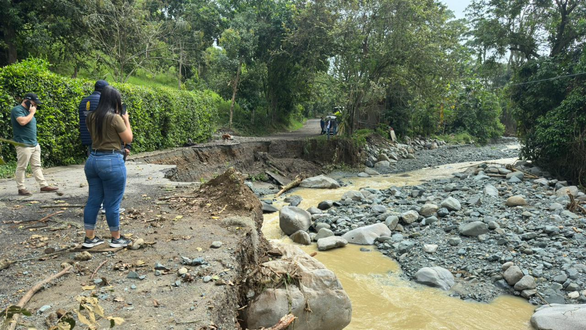 Llamados urgentes a mantener fregaderos limpios y vigilantes tras fuertes lluvias en el Valle del Cauca

 – Ojo critico