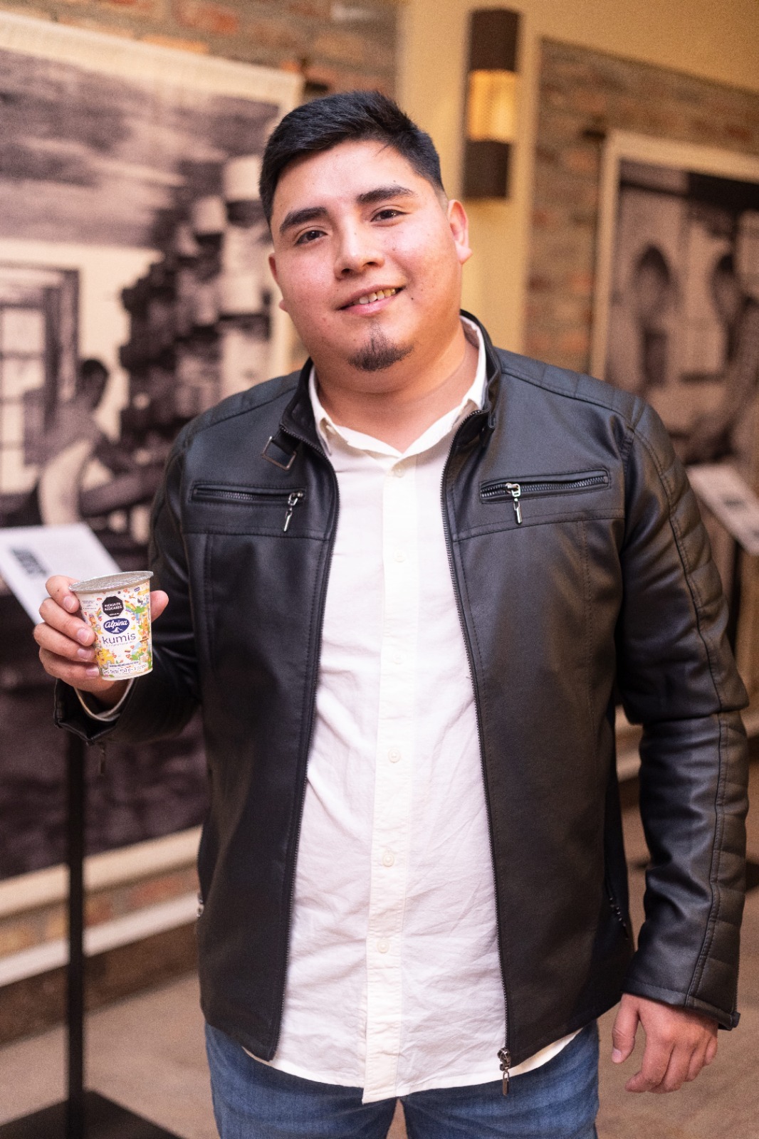 El arte de Kevin en el Kumis Alpina

 – Ojo critico