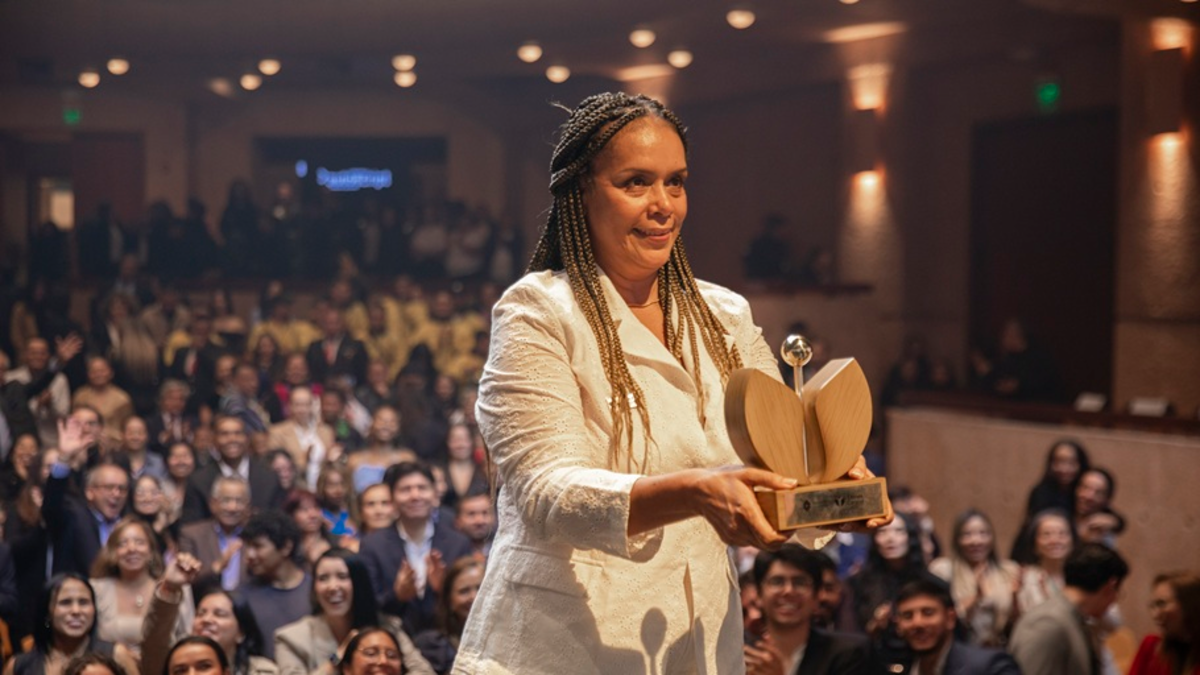 Con el reciclaje como motor, María Teresa Sinisterra cambió la cara de Buenaventura, dejándola más limpia y empleando a más de 3.000 personas

 – Ojo critico