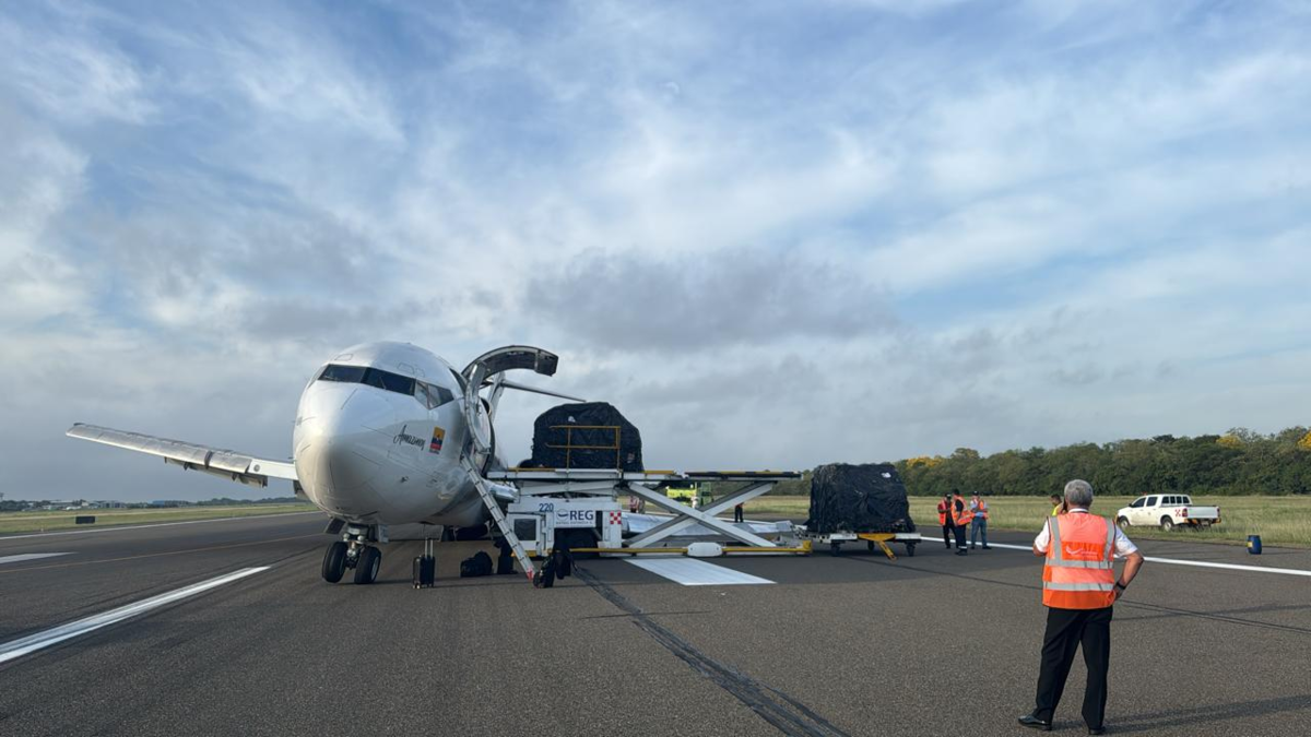 Continúa el cierre temporal del Aeropuerto Ernesto Cortissoz de Barranquilla tras incidente de avión de carga

 – Ojo critico