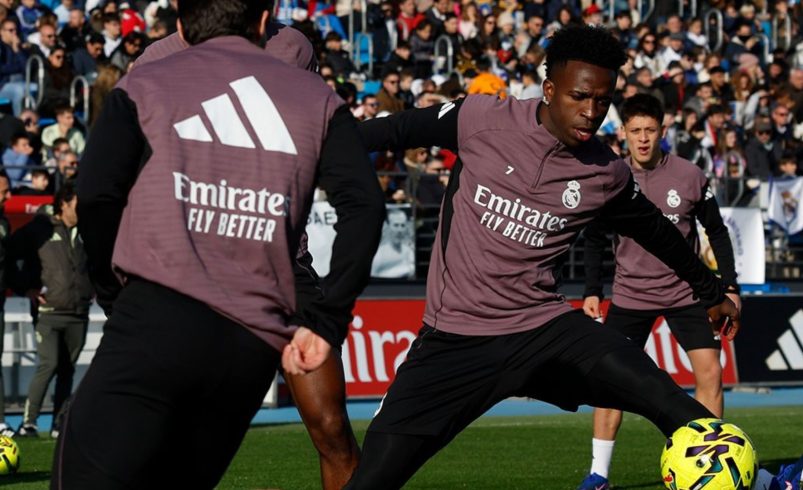 El Real Madrid entrena ante su afición

 – Ojo critico