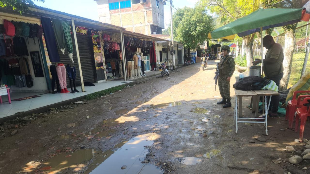 Guerra entre ELN y disidencias en Catatumbo deja más de 500 desplazados, mujer víctima de mina antipersonal

 – Ojo critico