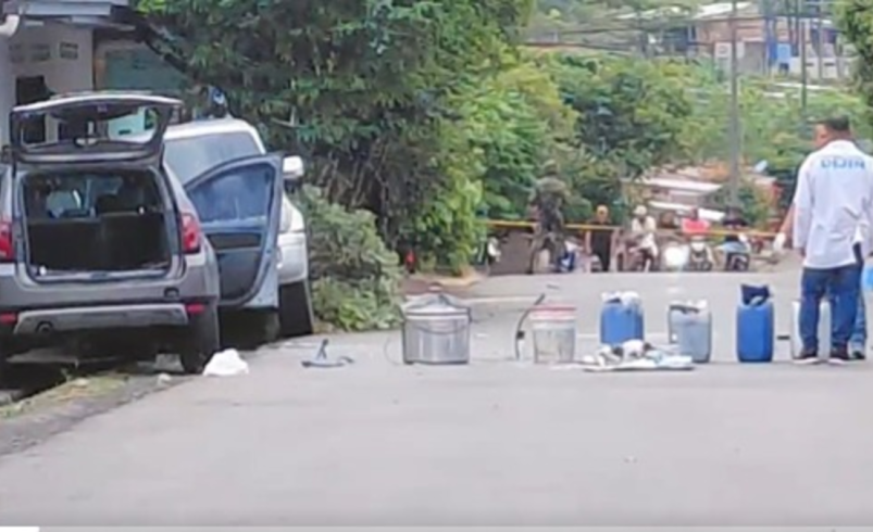 Había explosivos en la camioneta.

 – Ojo critico