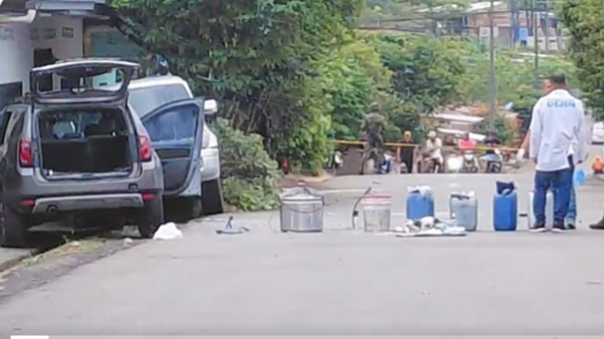 Había explosivos en la camioneta.

 – Ojo critico