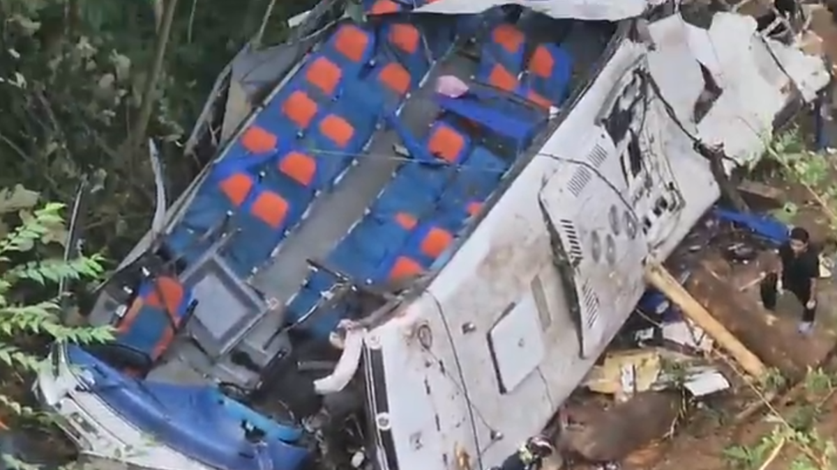 Joven herido en fatal accidente de autobús escolar en Remedios, Antioquia, relata momentos de angustia: «Traté de llamar a los servicios de emergencia»

 – Ojo critico