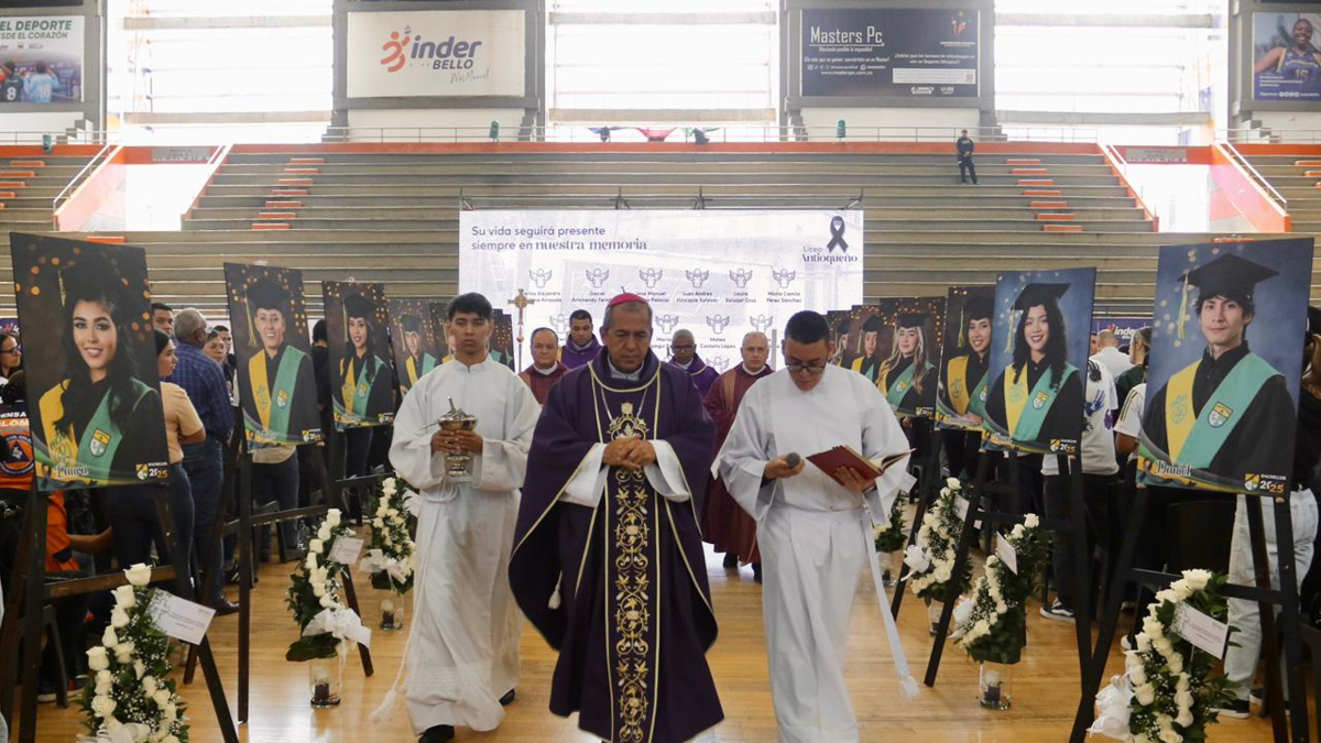 “Olvidar no es posible y tampoco es justo”: Bello rindió homenaje a las víctimas del Liceo Antioqueño durante una emotiva eucaristía

 – Ojo critico