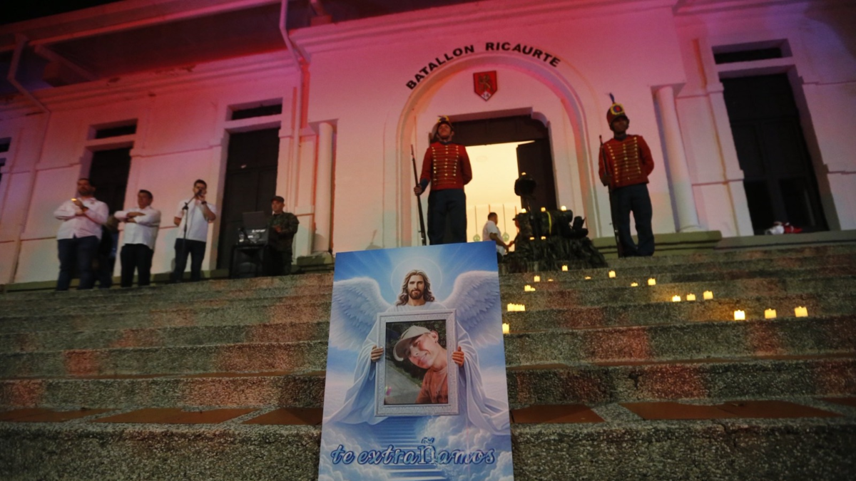 Padres de uno de los militares asesinados tras ataque del ELN en Aguachica hablan de lo sucedido: “Sus sueños quedaron destrozados”

 – Ojo critico