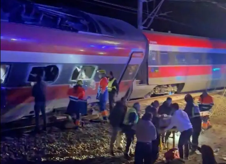 Tragedia ferroviaria en Andalucía deja más de 21 muertos tras descarrilar dos trenes

 – Ojo critico