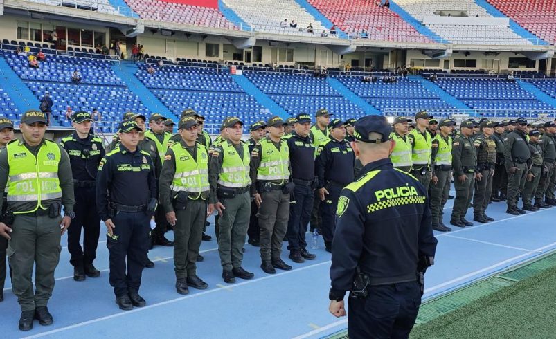 En las gradas repiten el llamado «No a la pólvora».

 – Ojo critico