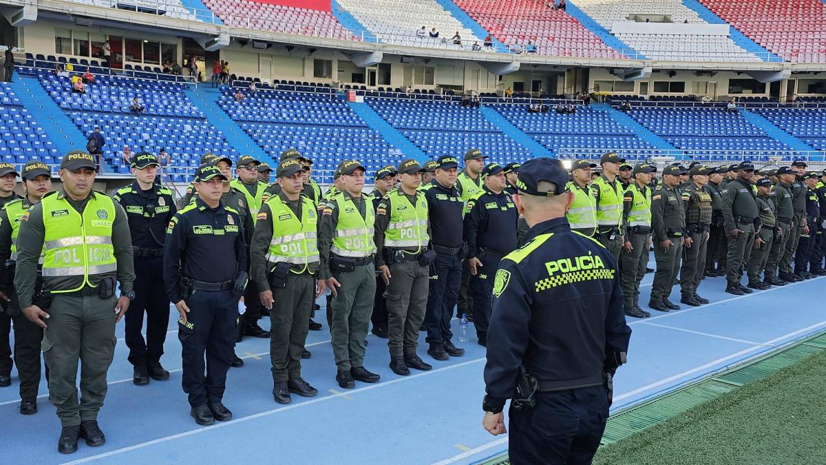 En las gradas repiten el llamado «No a la pólvora».

 – Ojo critico