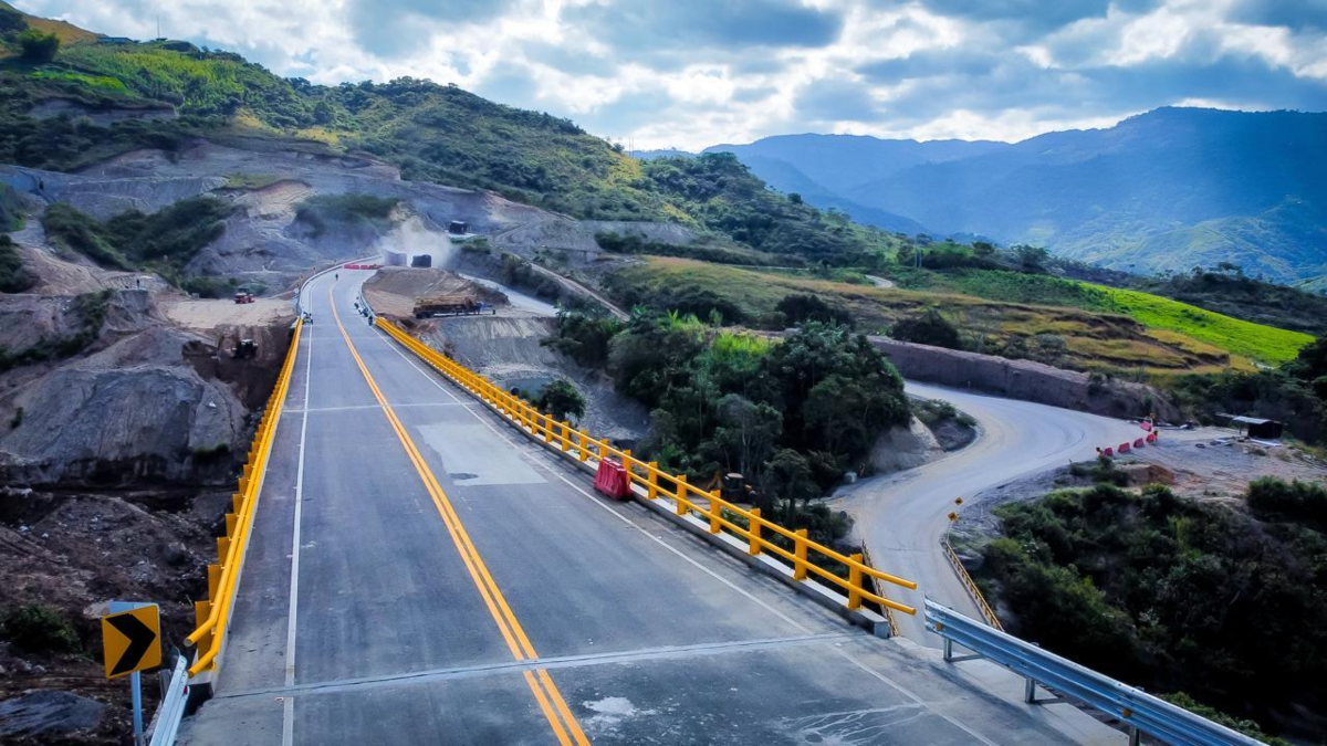 En Rosas, Cauca, un camión se quemó, varias casas colapsaron y los bomberos no pudieron escapar: su único vehículo se quedó sin combustible

 – Ojo critico