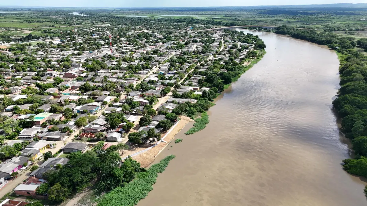 “Es necesario asegurar la protección contra inundaciones en las ciudades ubicadas a orillas del Canal del Dique”, afirma el gobernador de Bolívar, Yamil Arana.

 – Ojo critico