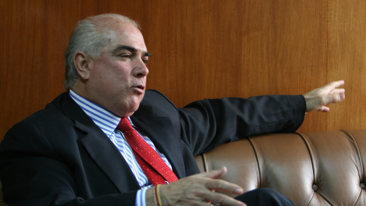 En Ponedera (Atlántico) capturan a Jorge Visbal Martelo, expresidente de Fedegán, tras ser condenado judicialmente por vínculos con organizaciones paramilitares

 – Ojo critico