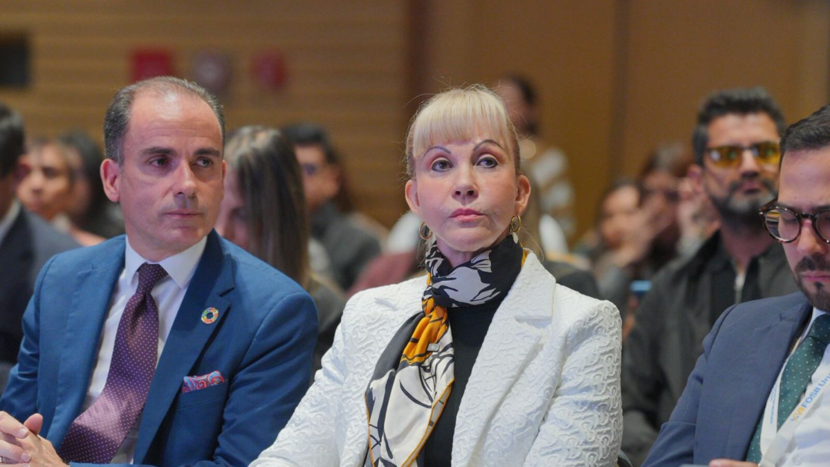 Gobernador Valle celebra avances en pobreza y competitividad a pesar de la violencia

 – Ojo critico