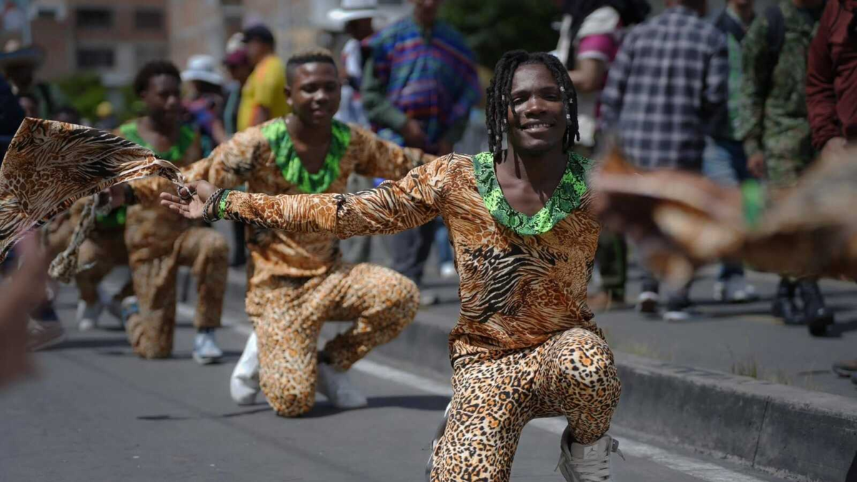 El 5 de enero el gran lema fue “el color no divide… nos une”

 – Ojo critico