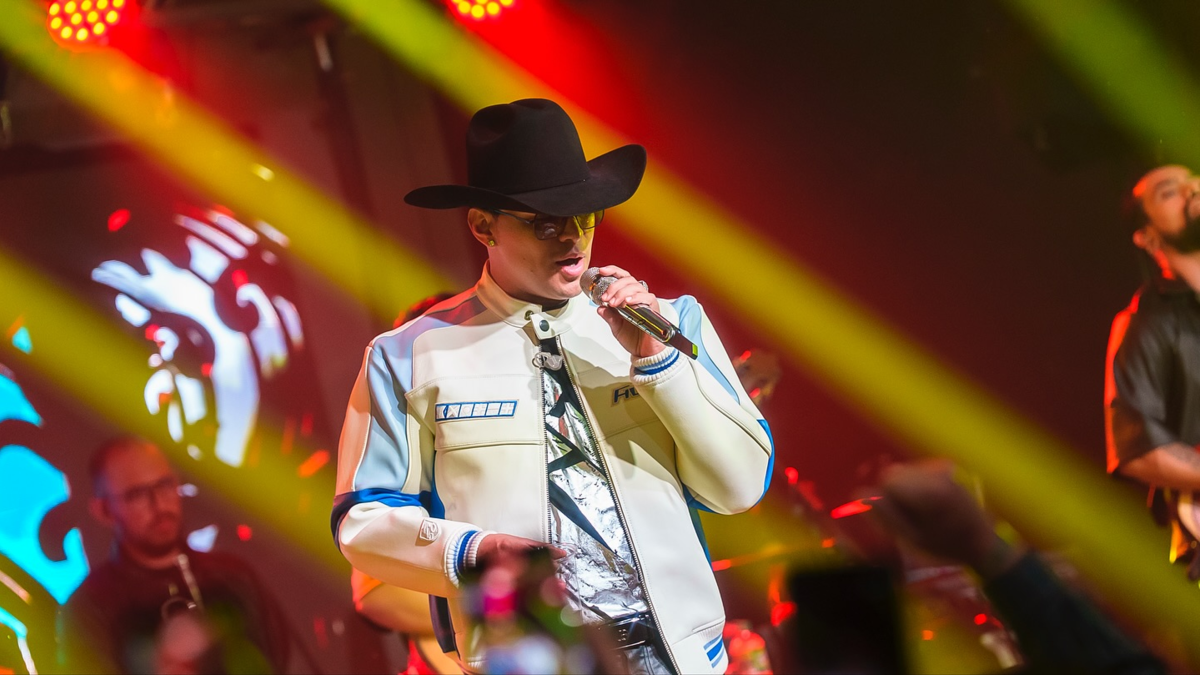 “El año que viene estaré ausente por un tiempo”.

 – Ojo critico