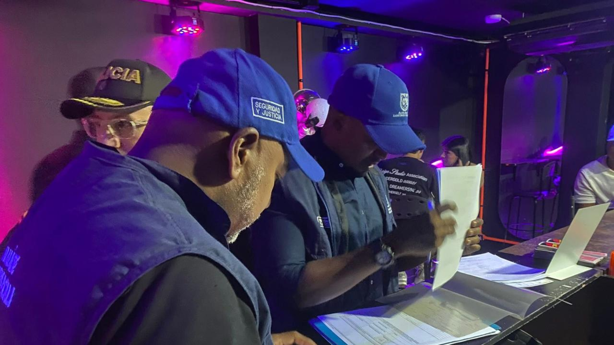 Los bares y discotecas podrán abrir hasta las 3 de la madrugada, y las licorerías y estancos hasta la 1 de la madrugada.

 – Ojo critico