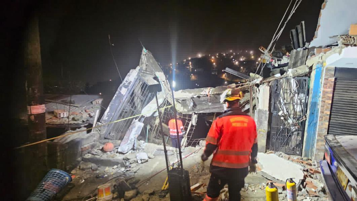 tres personas fueron rescatadas tras quedar atrapadas

 – Ojo critico