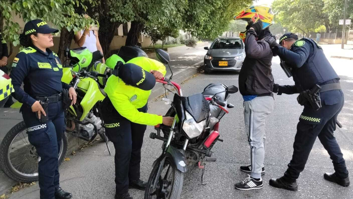 Una banda criminal amenaza con lanzar granadas de fragmentación a comerciantes de Fromlejo

 – Ojo critico