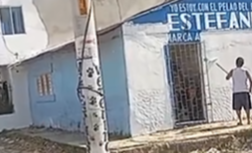 amenazar de muerte y extorsionar

 – Ojo critico