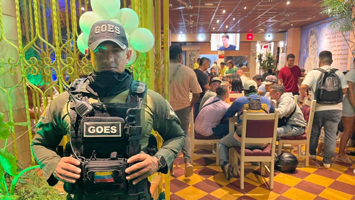 La extorsión comercial en Odniejo ha alcanzado un nivel tan alarmante que la policía debe garantizar una seguridad constante en los locales de riesgo

 – Ojo critico