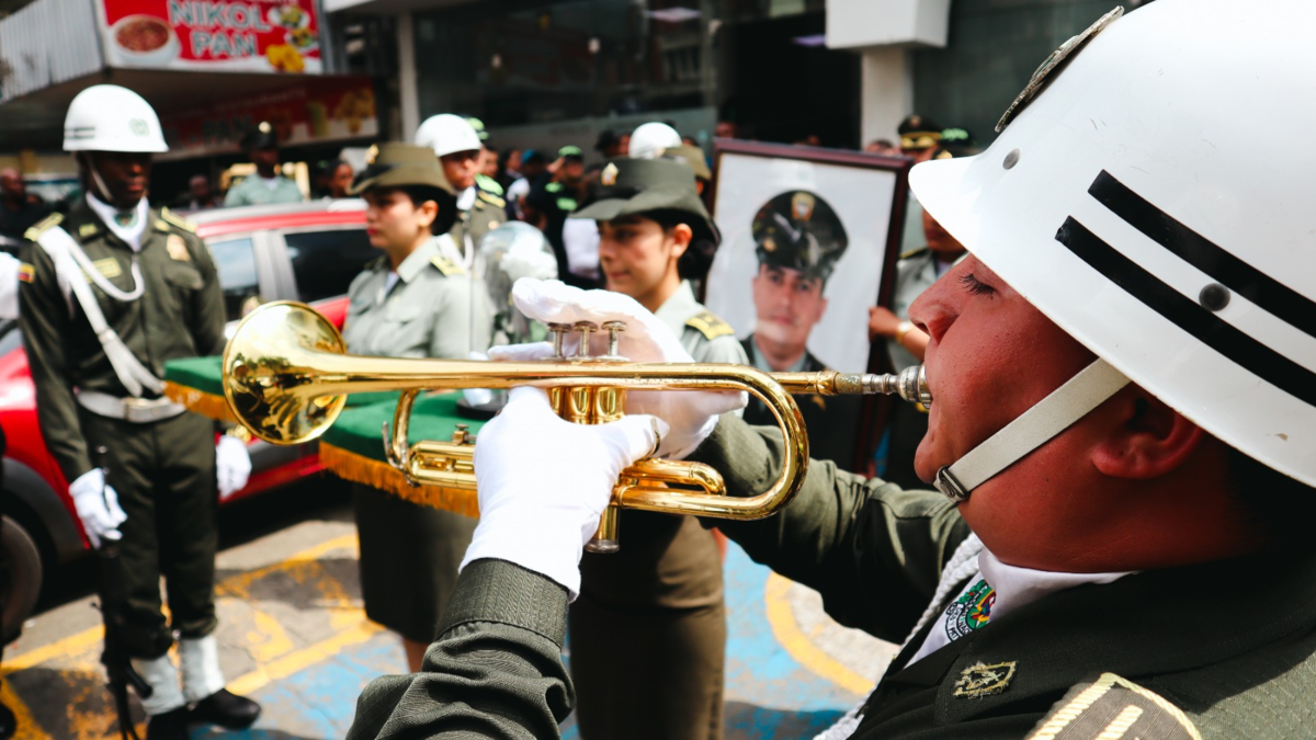 Se trataba de un uniformado cuyo hijo recién nacido resultó herido; ¿cómo está el bebé?

 – Ojo critico