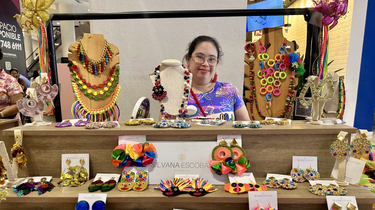 Es un escaparate que combina creatividad, tradición y economía local.

 – Ojo critico