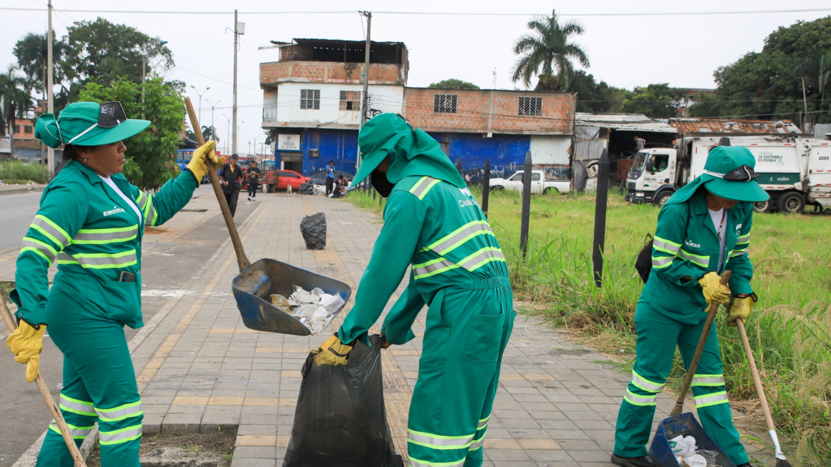 ¿Qué pasará con las tarifas de limpieza para los caleños que están en la misma factura de Emcali tras el anuncio de libre competencia entre operadores?

 – Ojo critico