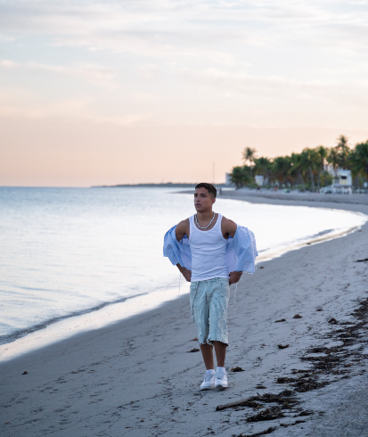 Aron Luix estrena “Pobla2”, ritmo, flow y vibra caribeña

 – Ojo critico