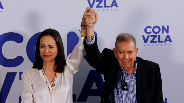 La oposición venezolana proclama a González como presidente legítimo ante el vacío de poder

 – Ojo critico