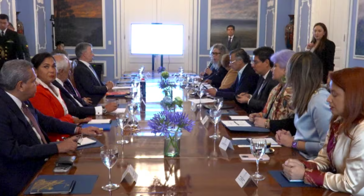 Comisión de Relaciones Exteriores insta a Petro a evitar diplomacia de redes en medio de tensiones con EE.UU.

 – Ojo critico