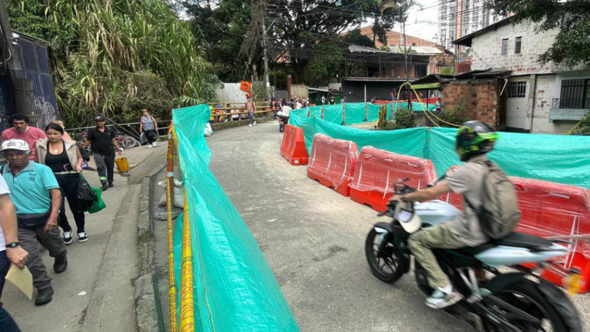 Carril temporal abierto a motos y peatones tras avería en el Puente La Limona entre Itagüí y San Antonio de Prado

 – Ojo critico