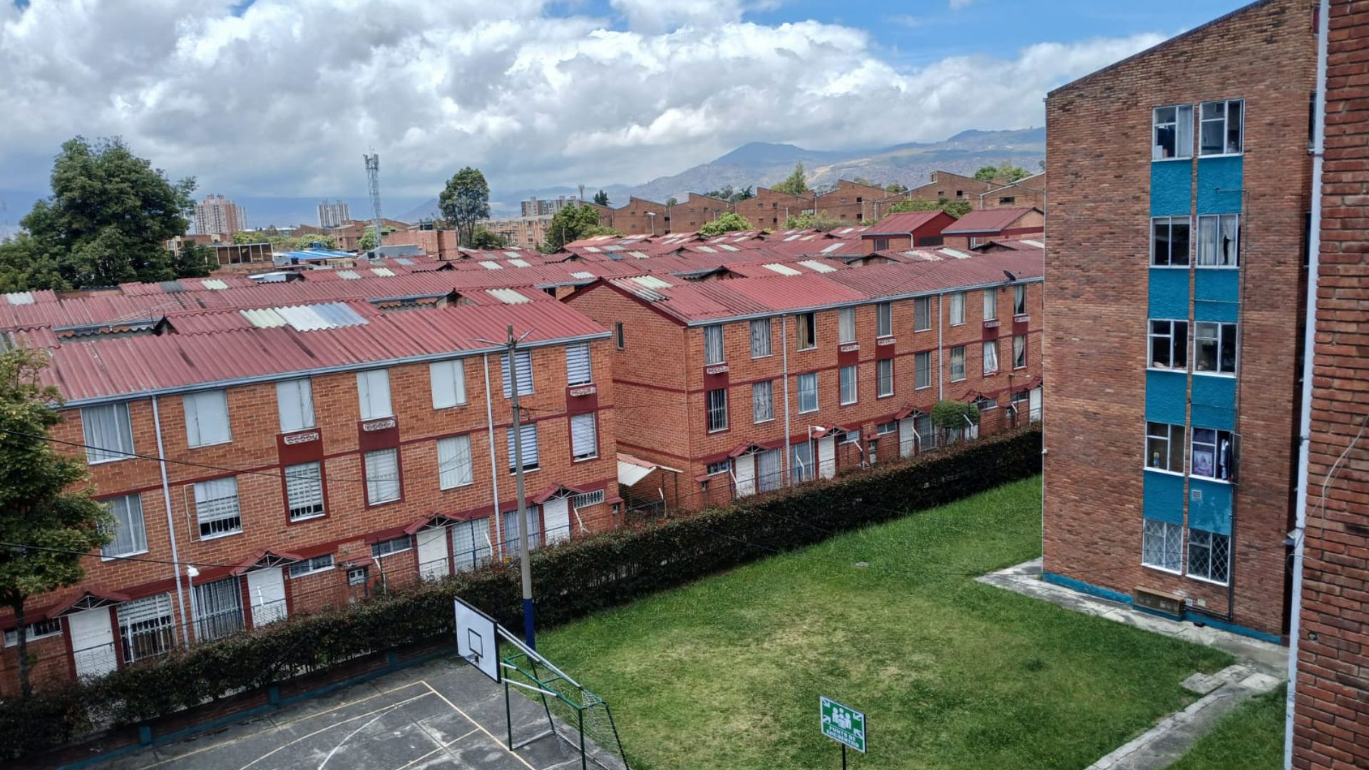 El gobierno quiere desindexar el coste de la vivienda del aumento del salario mínimo

 – Ojo critico