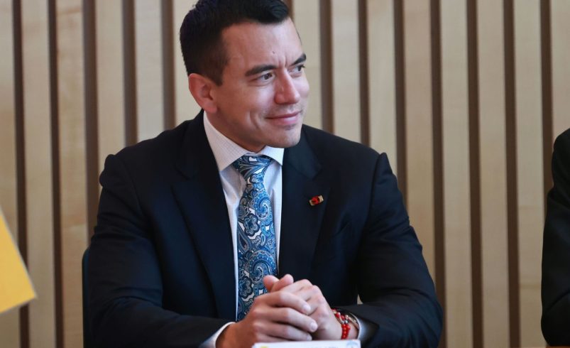 Ecuador impondrá aranceles del 30% a Colombia. 

 – Ojo critico