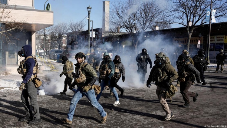 El gobierno reconoce posibles fallas tras muertes a manos de ICE

 – Ojo critico