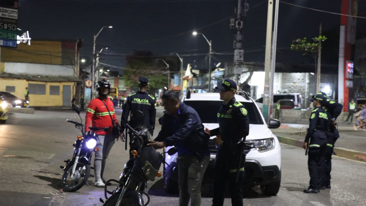 Más de 1.000 hombres participaron en la intervención.

 – Ojo critico