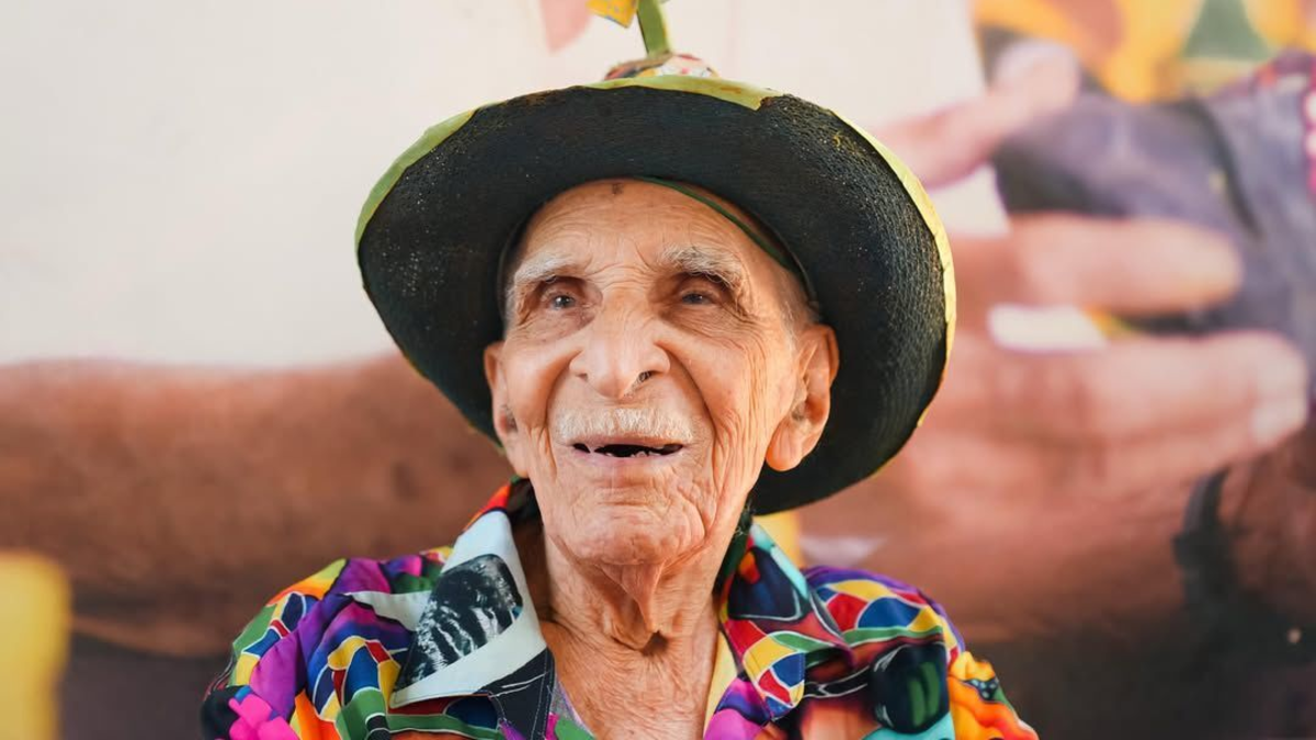 Murió Ismael Escorcia, el creador de «El Descefalado», el disfraz que convirtió el horror de la violencia en un símbolo del Carnaval de Barranquilla

 – Ojo critico