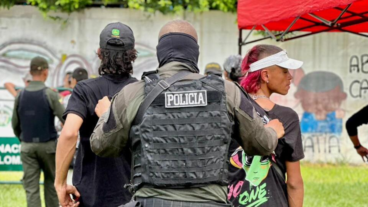 Introducen toque de queda para menores y restricciones para que los hombres hagan parrilladas

 – Ojo critico