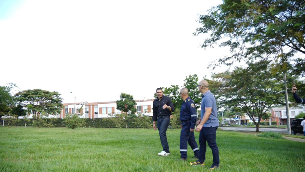 Colocaron la primera piedra de la mega estación de bomberos

 – Ojo critico