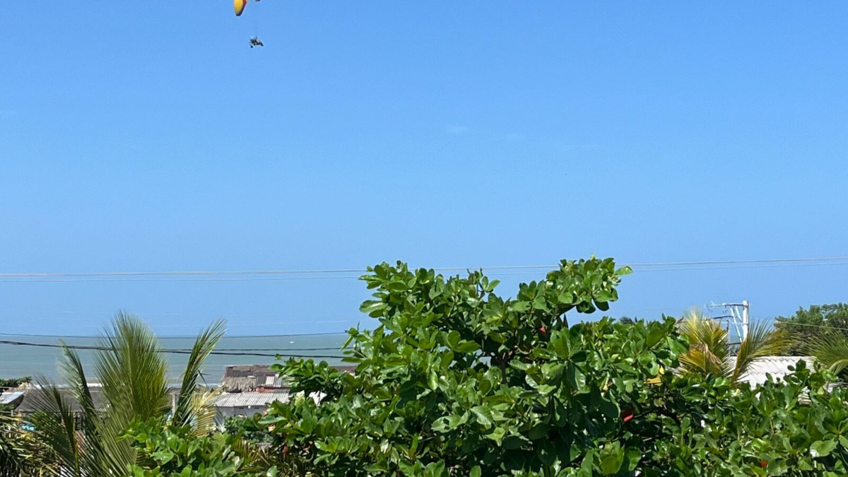 El sol ha salido en el Caribe, pero las advertencias y restricciones se mantienen hasta el sábado debido al oleaje y vientos en toda la costa.

 – Ojo critico