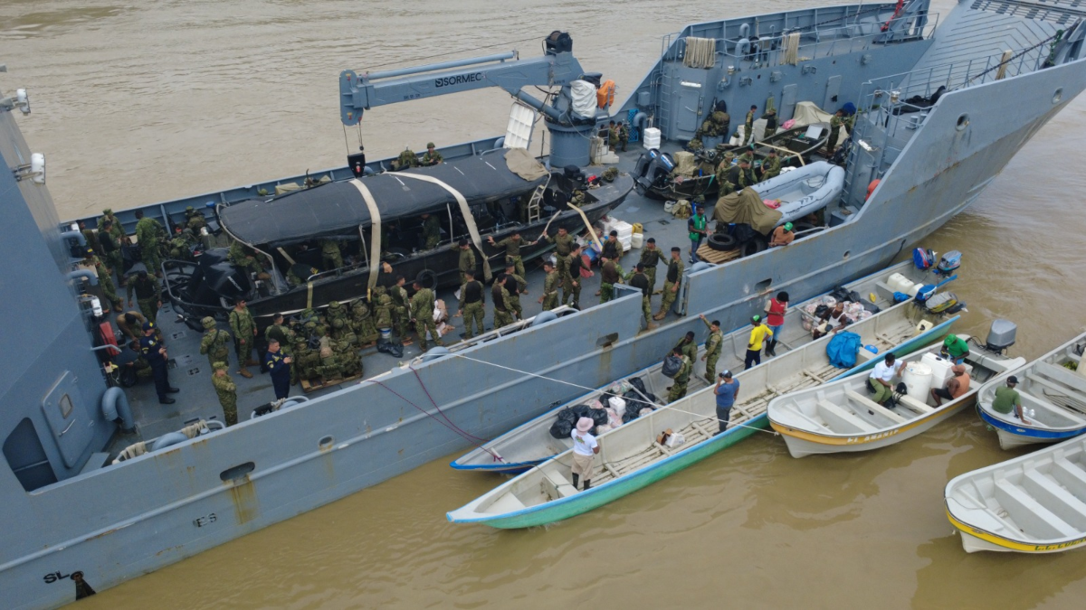 ¿Cómo consiguieron enviar 58 toneladas de alimentos, ropa, cosméticos y agua a más de 16.500 víctimas de desastres en el Pacífico?

 – Ojo critico