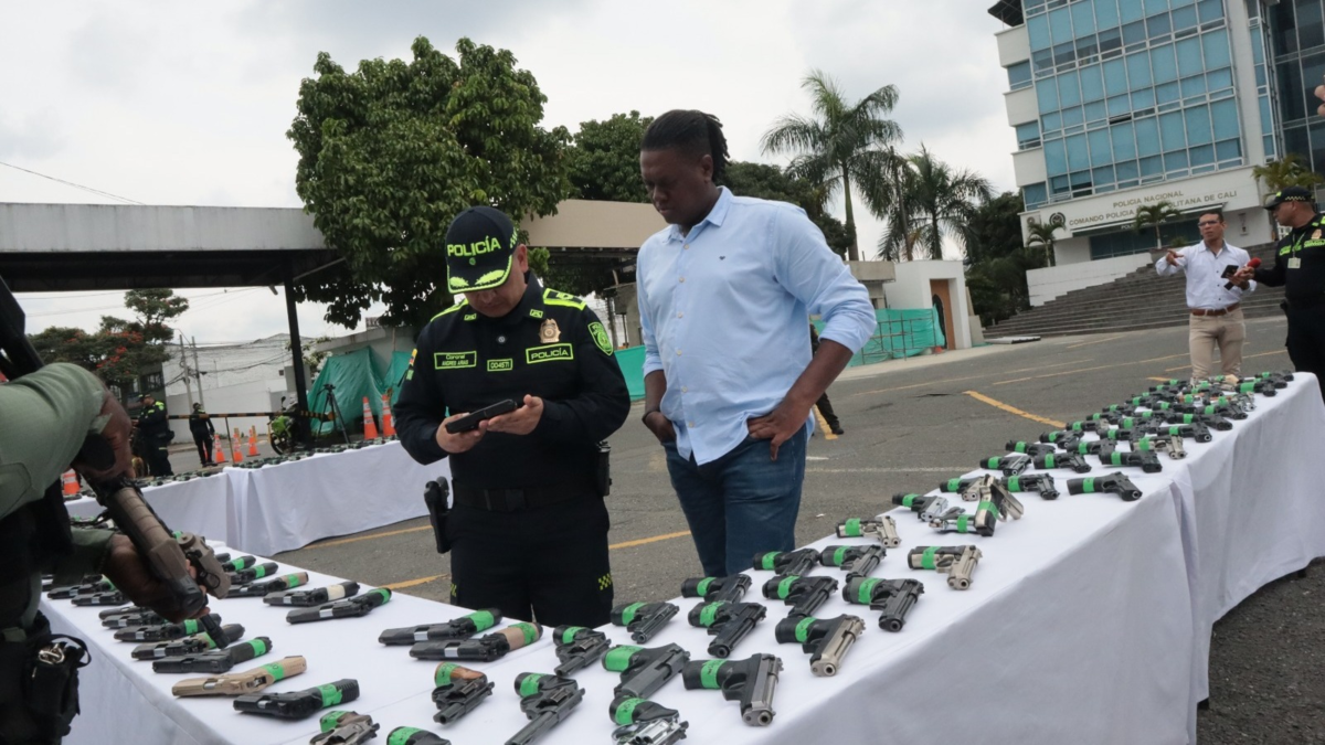 En 40 días, Cali retira 151 armas de las calles y registra un 10 por ciento menos de homicidios que en el mismo periodo de 2025.

 – Ojo critico