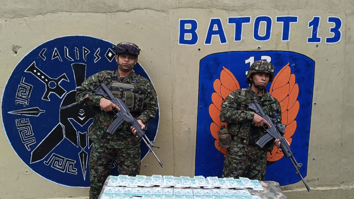 ¿En qué se gastaría el dinero? Eso es lo que decían en el ejército.

 – Ojo critico